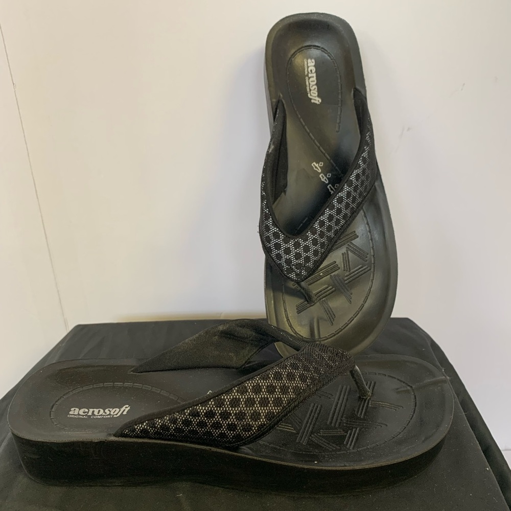 NEW black sandals, size 8